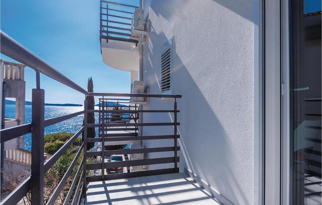 Cozy Apartment In Brodarica With Wifi Exterior photo